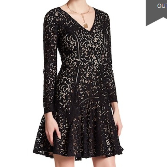 Cynthia Steffe Dresses & Skirts - NWT Nordstrom Black Long Sleeve V-Neck Lace Dress